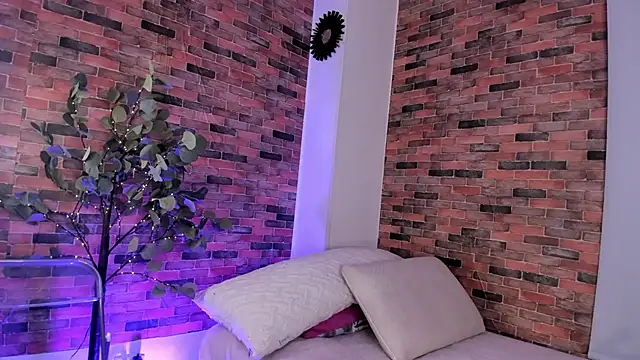 Lucy fit online show from 12-19-24, 05:07
