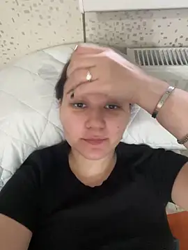 Snapshot of EsterLogan chatting on 12-28-24, 12:03 EsterLogan online show from 12-28-24, 12:03