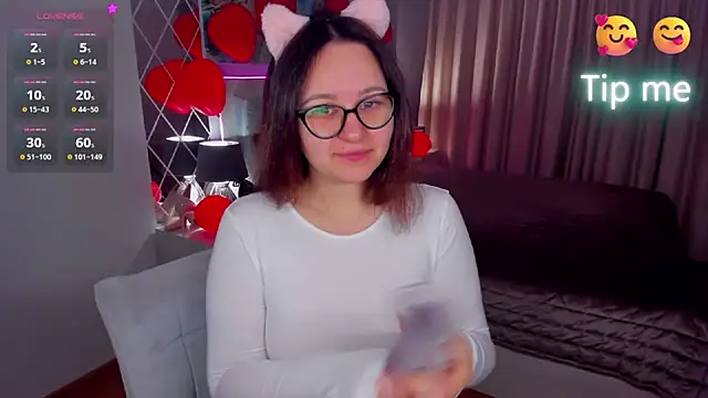 Snapshot of EsterLogan chatting on 02-17-25, 05:36 EsterLogan online show from 02-17-25, 05:36