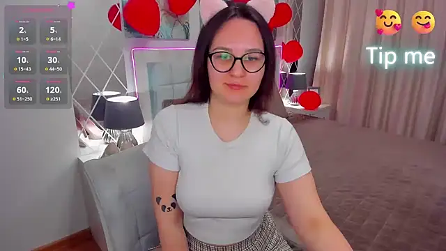 Snapshot of EsterLogan chatting on 03-03-25, 09:22 EsterLogan online show from 03-03-25, 09:22