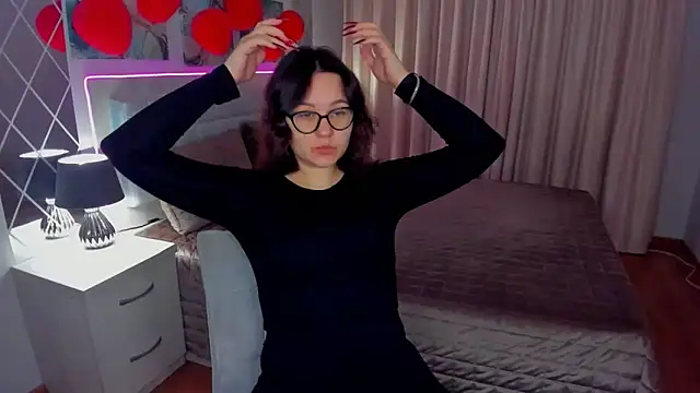 Snapshot of EsterLogan chatting on 03-07-25, 05:29 EsterLogan online show from 03-07-25, 05:29