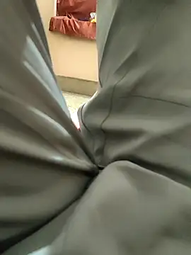 Snapshot of rraj7302 chatting on 02-12-25, 02:10 rraj7302 online show from 02-12-25, 02:10