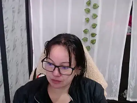 Sonialorens  online show from 02-25-25, 03:49
