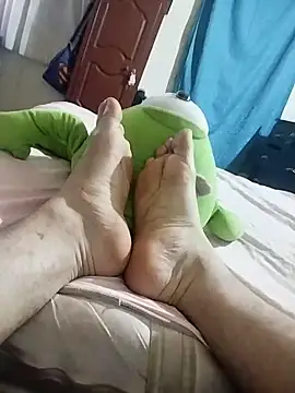 Snapshot of starplss chatting on 10-28-25, 02:48 starplss online show from 10-28-25, 02:48