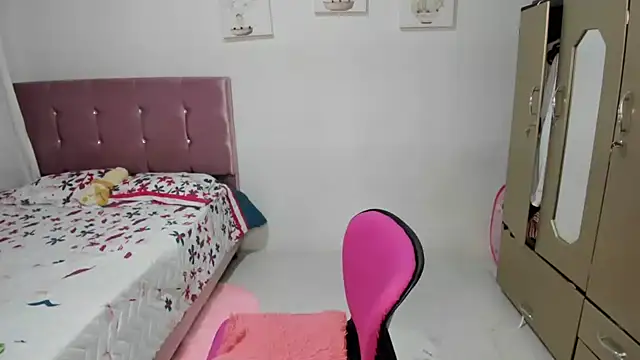 venuxwilliam online show from 12-18-24, 05:04