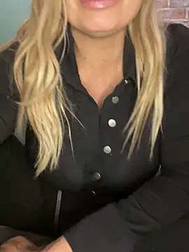 Lisavontease online show from 12-05-25, 08:27