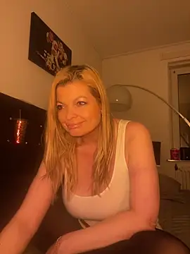 Snapshot of Lisavontease chatting on 03-07-26, 12:07 Lisavontease online show from 03-07-26, 12:07