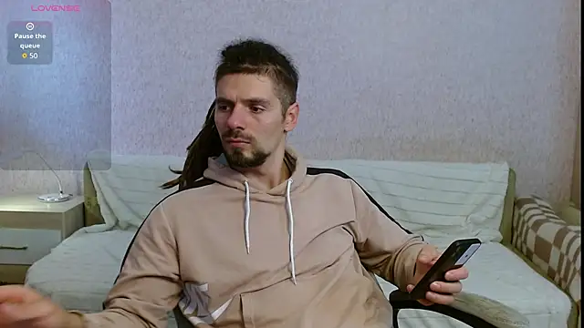 Aestheticguy101 online show from 10-12-25, 11:42