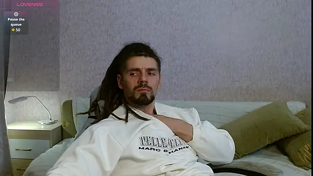 Aestheticguy101 online show from 10-15-25, 02:28