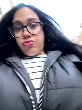 Snapshot of WHAAATTTTTTTTTT chatting on 12-18-25, 02:23 WHAAATTTTTTTTTT online show from 12-18-25, 02:23