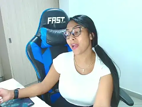 sophiax-x online show from 01-29-25, 12:01