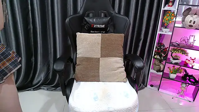 Yuki-yio online show from 10-12-25, 12:42