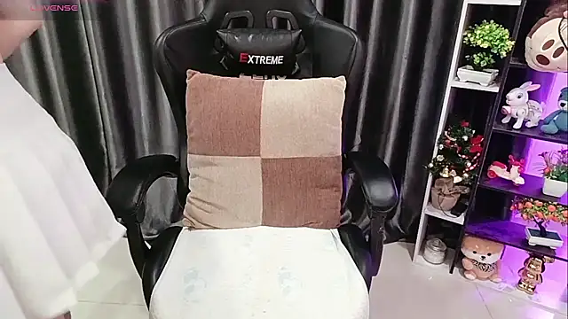 Yuki-yio online show from 04-07-26, 01:06