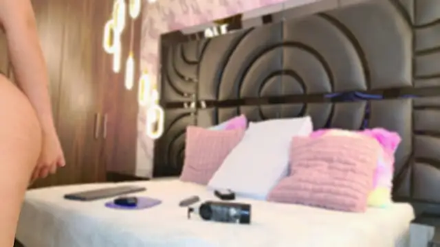 sarahgrey18 online show from 01-15-25, 11:21