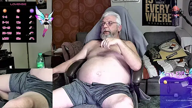 Snapshot of countrydomdaddy chatting on 01-16-25, 02:41 countrydomdaddy online show from 01-16-25, 02:41