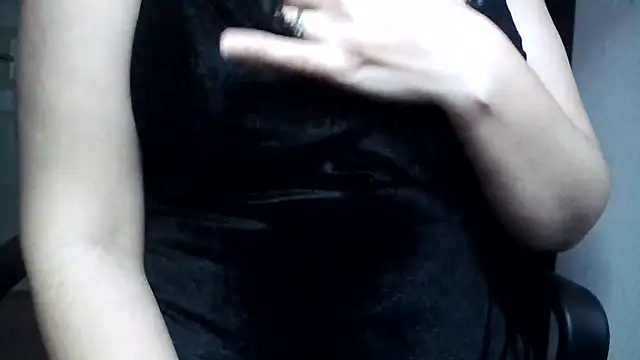 Snapshot of Nora_NRI chatting on 11-01-25, 09:39 Nora NRI online show from 11-01-25, 09:39