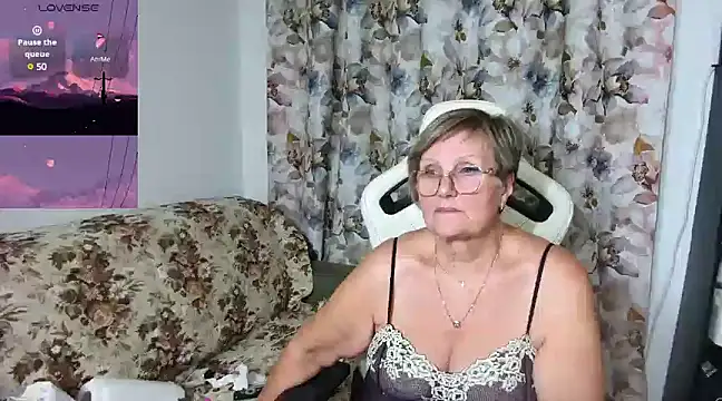 Snapshot of Selenna57 chatting on 12-04-24, 01:58 Selenna57 online show from 12-04-24, 01:58