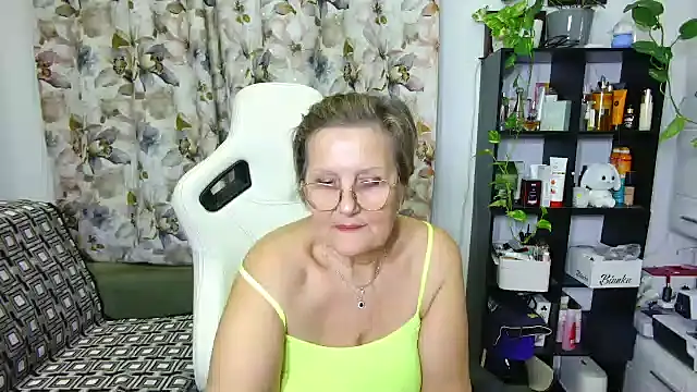 Snapshot of Selenna57 chatting on 12-27-24, 08:39 Selenna57 online show from 12-27-24, 08:39