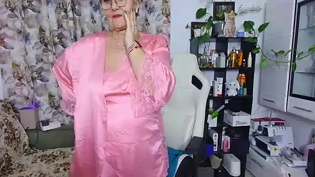 Snapshot of Selenna57 chatting on 02-20-25, 06:02 Selenna57 online show from 02-20-25, 06:02