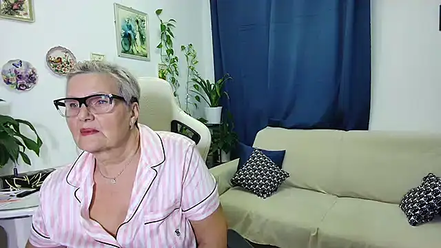 Snapshot of Selenna57 chatting on 12-05-25, 08:16 Selenna57 online show from 12-05-25, 08:16