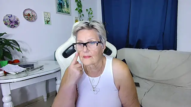 Snapshot of Selenna57 chatting on 01-07-26, 06:10 Selenna57 online show from 01-07-26, 06:10