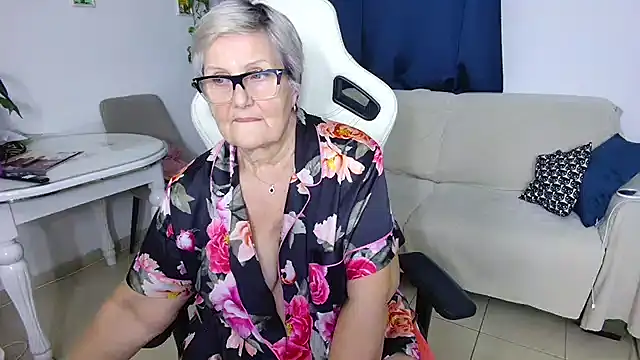 Snapshot of Selenna57 chatting on 01-31-26, 07:11 Selenna57 online show from 01-31-26, 07:11