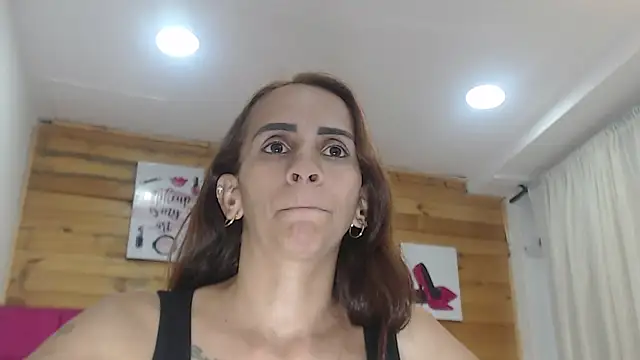 Amber Moore online show from 10-16-25, 11:50