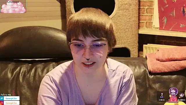 Snapshot of GamerGirl_Eve chatting on 10-15-25, 06:08 GamerGirl Eve online show from 10-15-25, 06:08