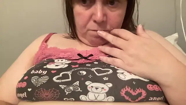 ParisNova online show from 12-17-25, 02:01