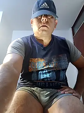 chicoguapo8 online show from 11-11-25, 06:57