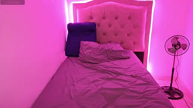 Nazlyy30 online show from 09-25-25, 03:54