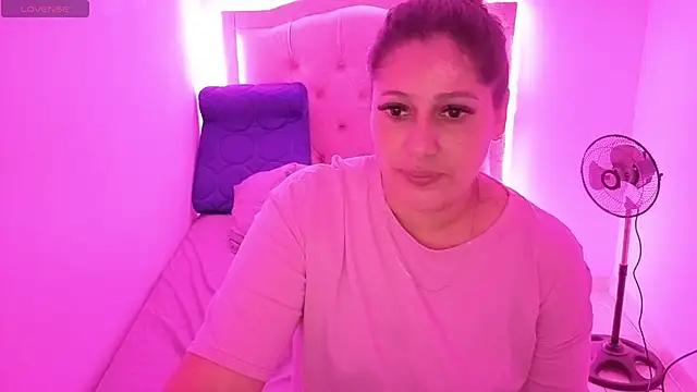 Nazlyy30 online show from 10-03-25, 03:58