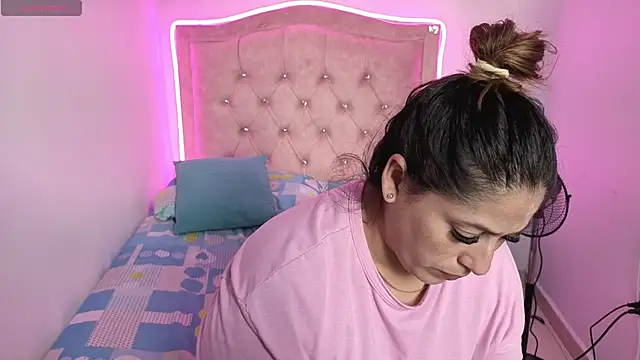 Nazlyy30 online show from 10-26-25, 09:31