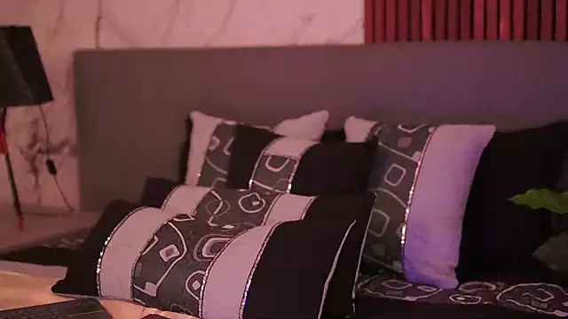 DulceLenns online show from 01-21-25, 05:51