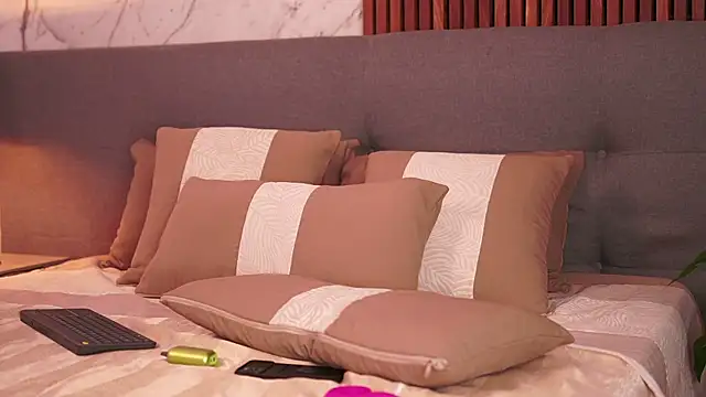 DulceLenns online show from 01-28-25, 08:15