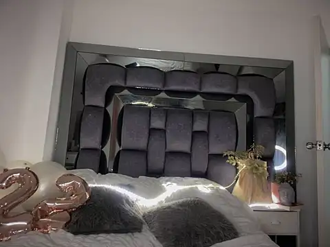 DulceLenns online show from 01-30-25, 06:32