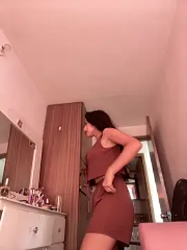 DulceLenns online show from 12-04-25, 06:16