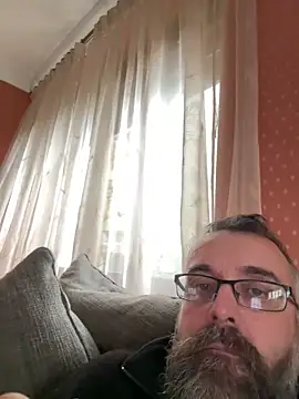 Snapshot of jim470 chatting on 03-14-25, 04:30 jim470 online show from 03-14-25, 04:30