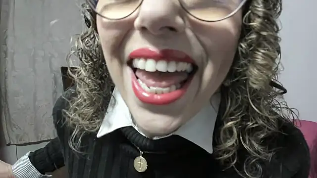 taylorhot70 online show from 02-05-25, 01:37