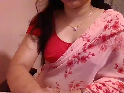 Snapshot of Pinky_4 chatting on 02-06-25, 06:02 Pinky 4 online show from 02-06-25, 06:02