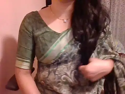 Snapshot of Pinky_4 chatting on 02-08-25, 01:11 Pinky 4 online show from 02-08-25, 01:11