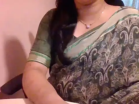 Snapshot of Pinky_4 chatting on 02-08-25, 09:56 Pinky 4 online show from 02-08-25, 09:56