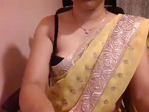 Snapshot of Pinky_4 chatting on 02-19-25, 05:49 Pinky 4 online show from 02-19-25, 05:49