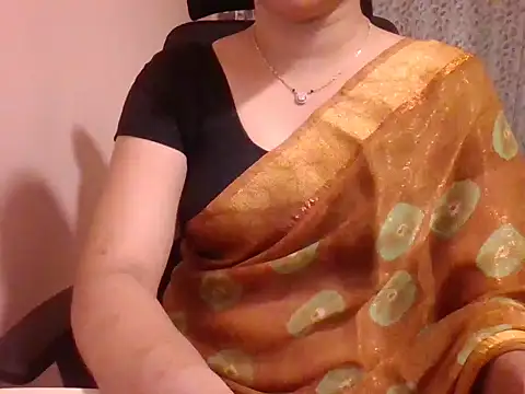 Snapshot of Pinky_4 chatting on 03-02-25, 02:21 Pinky 4 online show from 03-02-25, 02:21