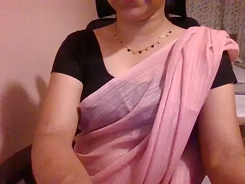Snapshot of Pinky_4 chatting on 09-15-25, 04:18 Pinky 4 online show from 09-15-25, 04:18