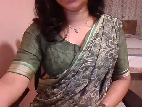 Snapshot of Pinky_4 chatting on 10-12-25, 12:09 Pinky 4 online show from 10-12-25, 12:09