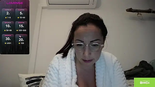 Snapshot of kymii chatting on 02-25-25, 10:39 kymii online show from 02-25-25, 10:39