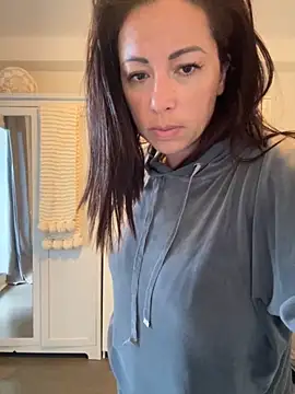 Snapshot of kymii chatting on 10-26-25, 06:30 kymii online show from 10-26-25, 06:30