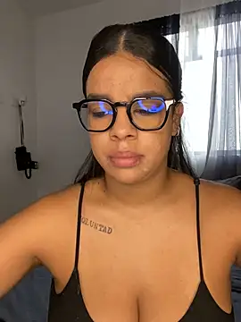 trianawhite online show from 12-28-24, 02:32