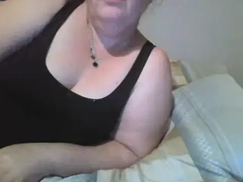 chubbypeach123 online show from 11-22-25, 12:53